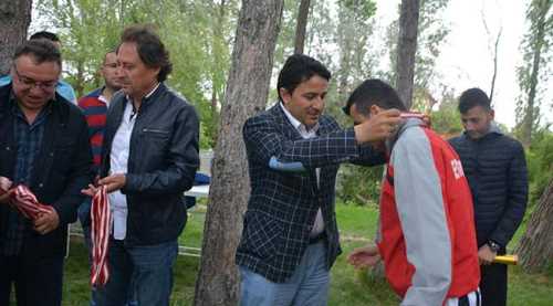 SEYİTGAZİ ŞAMPİYONLUK KUPASINI ALDI