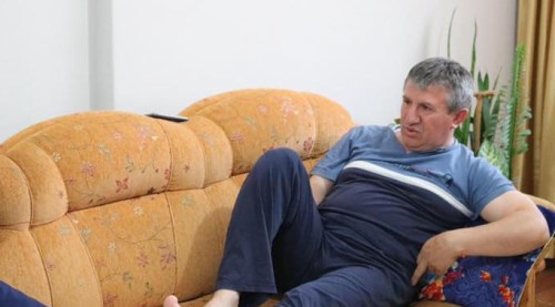 Seyyar satıcı zabıta memurunu bıçakladı