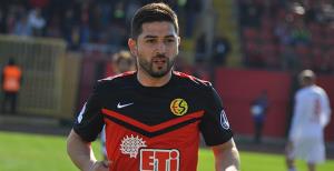 Sezer kampa dahil edilmedi