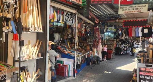 Sıcak Sular Çarşısı’nda bıçakçılar o günleri dört gözle bekliyor...