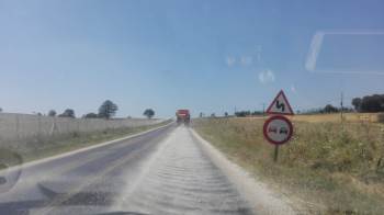 Sıcaklardan Asfalt Eridi
