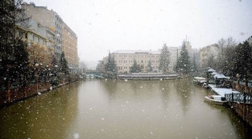 Sıcaklıklarda sert düşüş: Eskişehir'de yağmur yerini kara bırakacak!