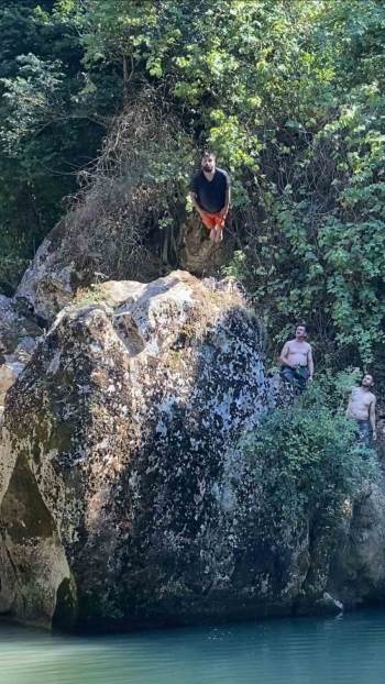 Sıcaktan Bunalanlar Şelalelere Akın Etti
