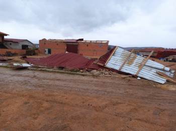 Şiddetli Rüzgar Hayatı Olumsuz Etkiledi
