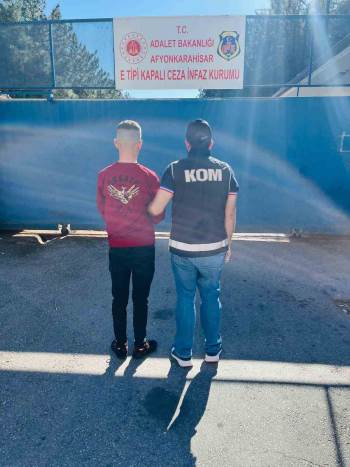 Silahlı Tehditten 3 Yıl 1 Ay 15 Gün Hapis Cezası İle Aranan Şahıs Yakalandı
