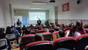 Simav’Da “Çevreme Duyarlıyım, Değerlerime Sahip Çıkıyorum" Projesi
