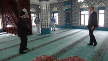 Simav’Da Camiler Dezenfekte Ediliyor
