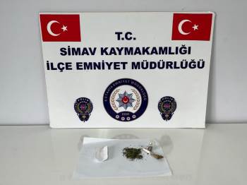 Simav’Da Durdurulan Araçtaki Şahısların Üzerinde Uyuşturucu Ele Geçirildi
