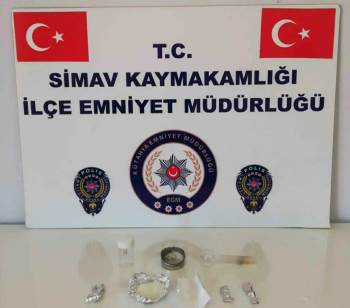 Simav’Da Şüpheli Şahsın Üzerinden Uyuşturucu Çıktı
