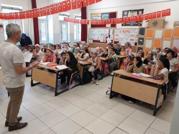 Simav’Da Yaz Kur’An Kurslarında Mahremiyet Ve Bağımlılık Semineri
