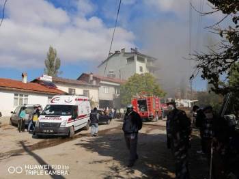 Simav’Daki Yangında Bir Ev Kül Oldu
