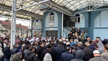 Simav’Dan Ramazan Umresi İçin 29 Kişilik Kafile Yola Çıktı
