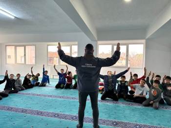 Simav İlçe Müftülüğü’Nden Öğrencilere İzcilik Eğitimi
