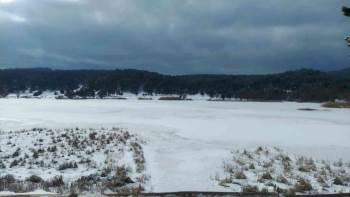 Simav Krater Gölü Buz Tuttu
