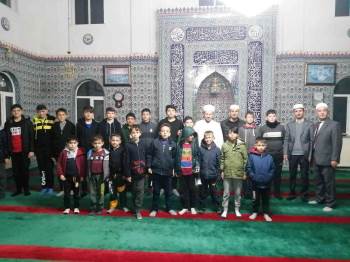 Simav Müftüsü Serçe, Öğrencilerle Camide İftar Açtı
