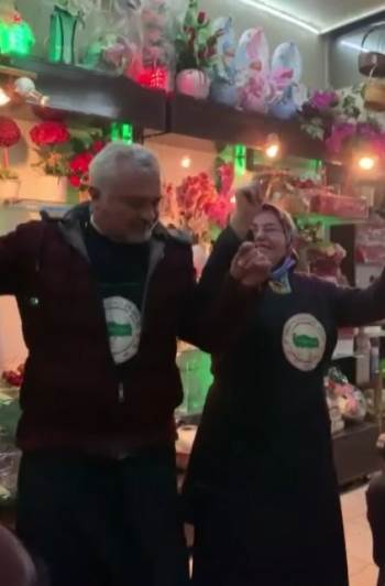 Simavlı Çiçekçinin ’Sevgililer Günü’ Sevinci
