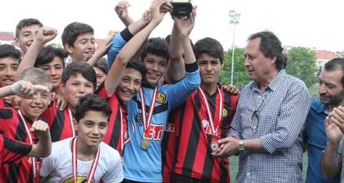 ŞİMŞEKLER KUPASINA KAVUŞTU