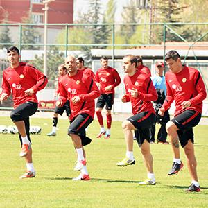 Şimşekler üç eksikle çalıştı