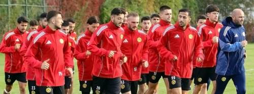 Şimşekler yarın kampa girecek