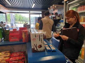 Sinanpaşa’Da Gıda Satışı Yapan İşletmeler Denetlendi
