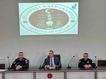 Sinanpaşa’Da Muhtarlara Eğitim Verildi
