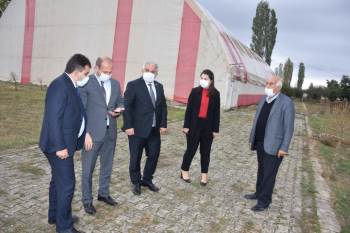 Sinanpaşa’Ya Yapılan Spor Tesisi İncelendi
