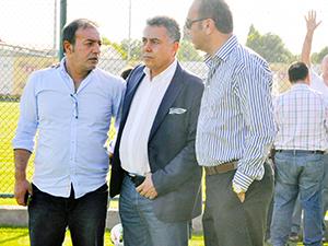 Sırada sağ kanat var