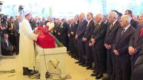 Sırrı Süreyya Önder son yolculuğuna uğurlandı