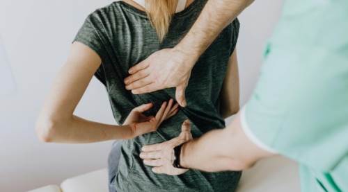 Sırt Ağrısı Mesane Kanseri Belirtisi mi? Ne Zaman Ciddiye Almalı?