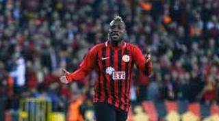 Sissoko para aldığı halde gelmiyor!