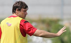   Sistemini oturtmaya çalışıyor