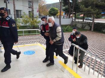 Sit Alanında Kaçak Kazı Yapan 5 Kişi Suçüstü Yakalandı
