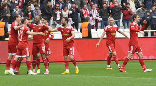 Sivas kapıyı araladı