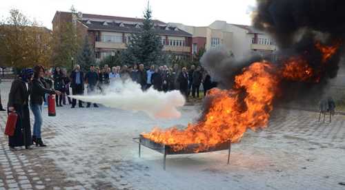 Sivil savunmaya kadın eli değdi