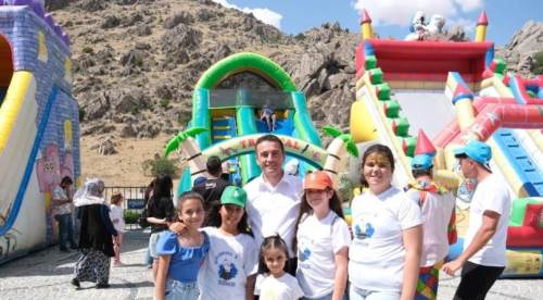 Sivrihisar çocukların sevinç kahkahalarıyla şenlendi