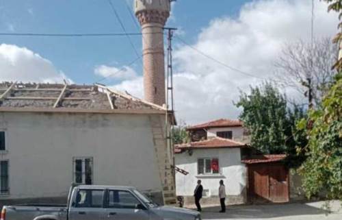 Sivrihisar’da 573 yıllık camide çalışmalar başladı