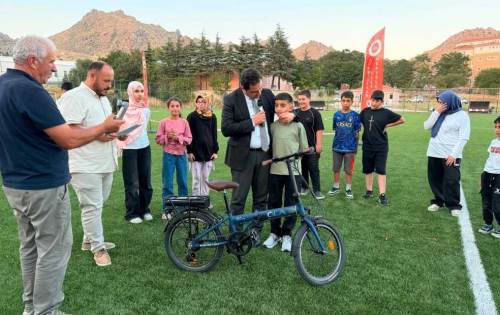 Sivrihisar’da bin 200 öğrenci için görkemli kapanış: Ödüller sahiplerini buldu