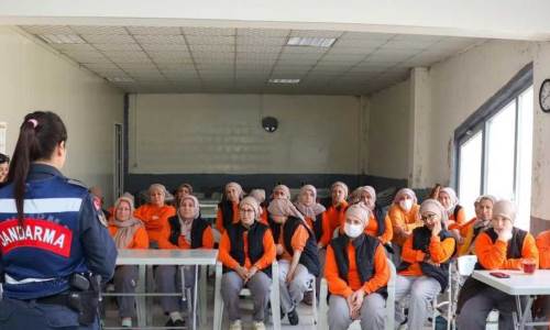 Sivrihisar’da jandarmadan, KADES ve siber farkındalık semineri