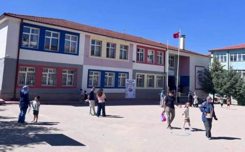 Sivrihisar’da minik öğrenciler ilk kez ders başı yaptı!