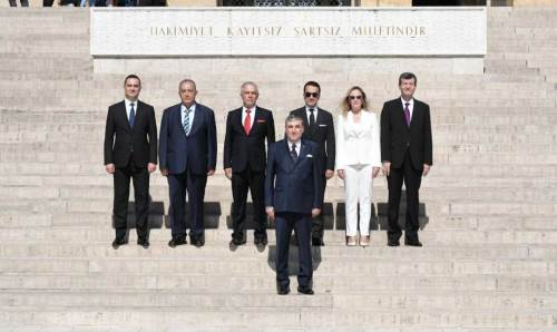 Sivrihisar Eğitim Vakfı 35. yılına Anıtkabir’de başladı