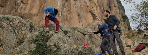 Sivrihisar’ın eşsiz kayalıklarında çirkin görüntü: Sporcular isyan etti!