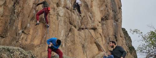 Sivrihisar’ın eşsiz kayalıklarında çirkin görüntü: Sporcular isyan etti!