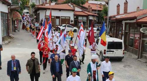 Sivrihisar sokaklarında renkli görüntüler!