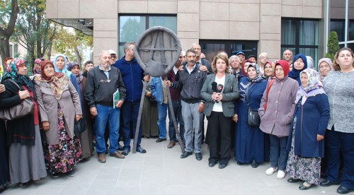 Siyah çelenk mevsimi başladı
