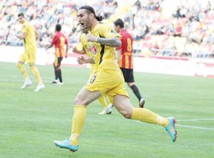 SİYAH-KIRMIZI PERFORMANS