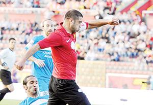 SİYAH-KIRMIZI PERFORMANS