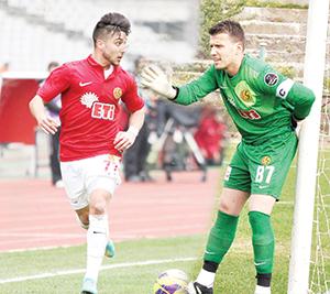 SİYAH-KIRMIZI PERFORMANS