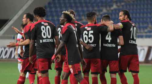 Siyah-Kırmızılılar zafere ulaşacak inanıyoruz...