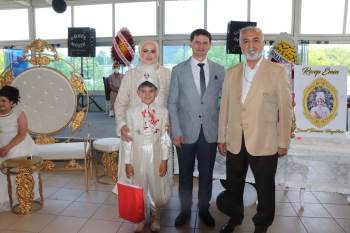 Siyasi Parti Temsilcileri Sünnet Düğününde Bir Araya Geldi
