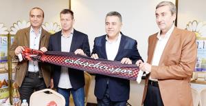 Skibbe bizimle olacak